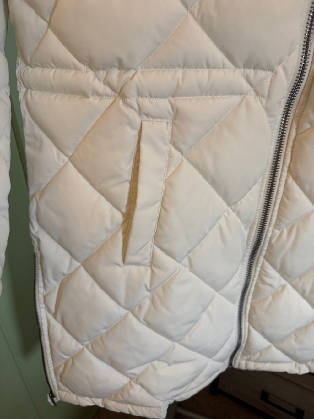 NWOT Levi's Quilted Sherpa-Lined Hooded Puffer - Picture 7 of 12